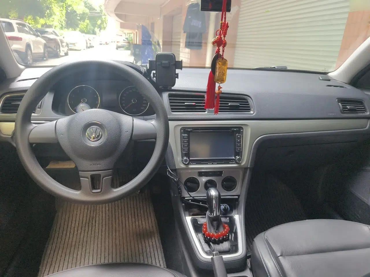 Volkswagen Gran Lavida 2015 1.6L Automatic Comfort Edition — миниатюра 15