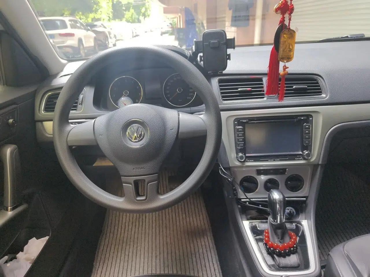 Volkswagen Gran Lavida 2015 1.6L Automatic Comfort Edition — миниатюра 6