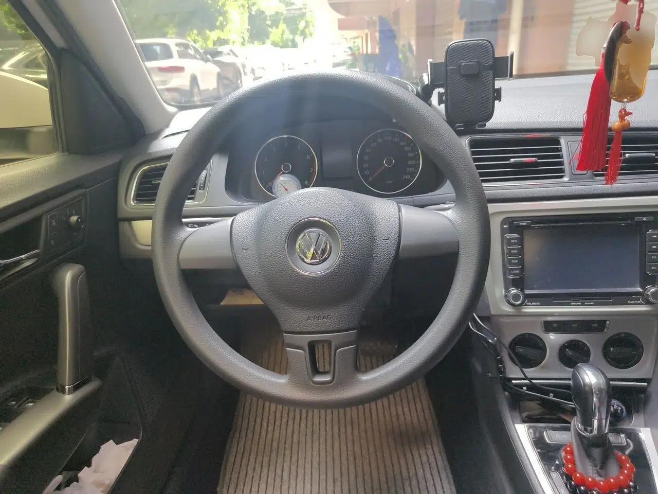 Volkswagen Gran Lavida 2015 1.6L Automatic Comfort Edition — миниатюра 7