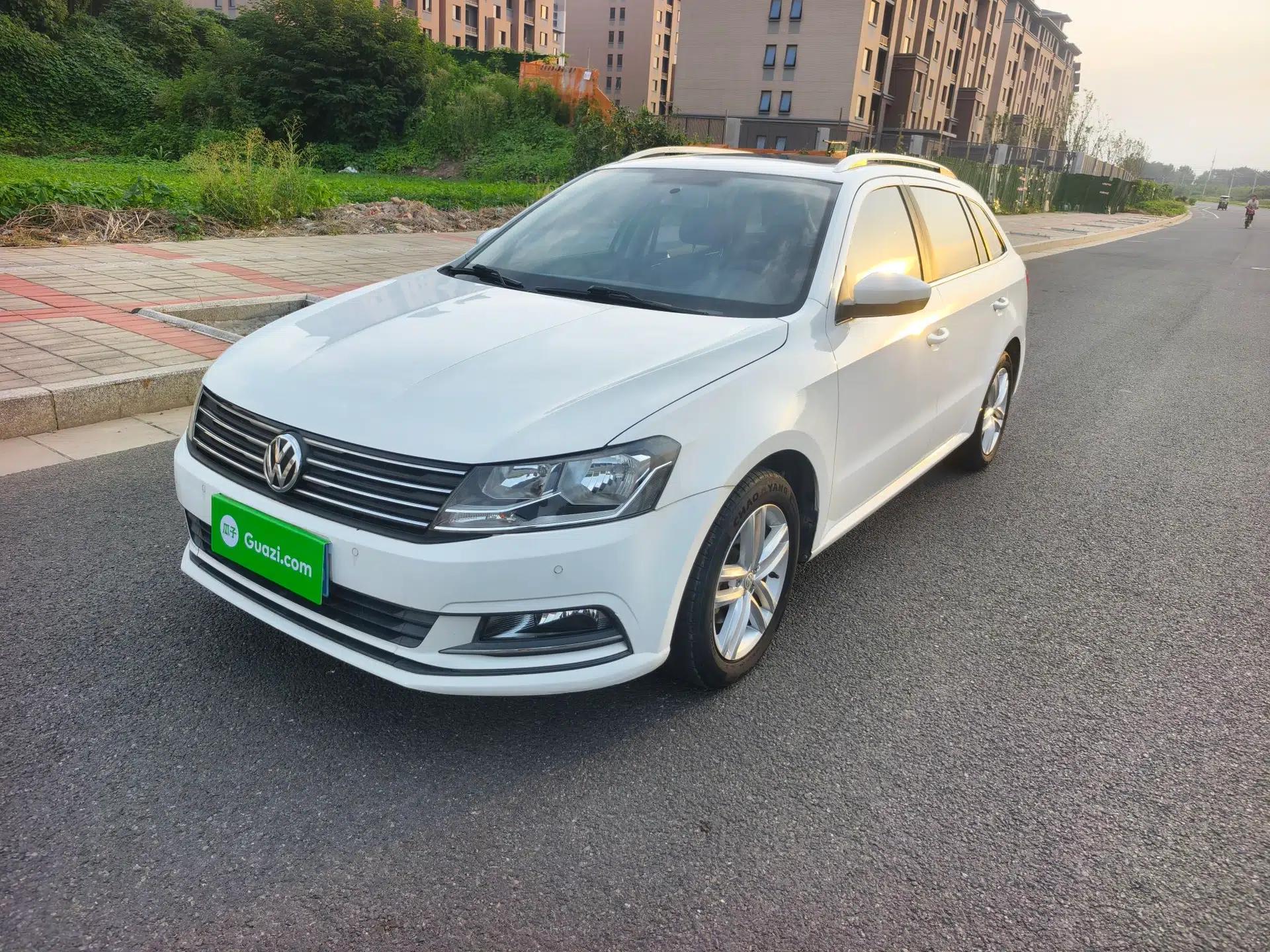 Volkswagen Gran Lavida 2015 1.6L Manual Comfort Edition — миниатюра 1