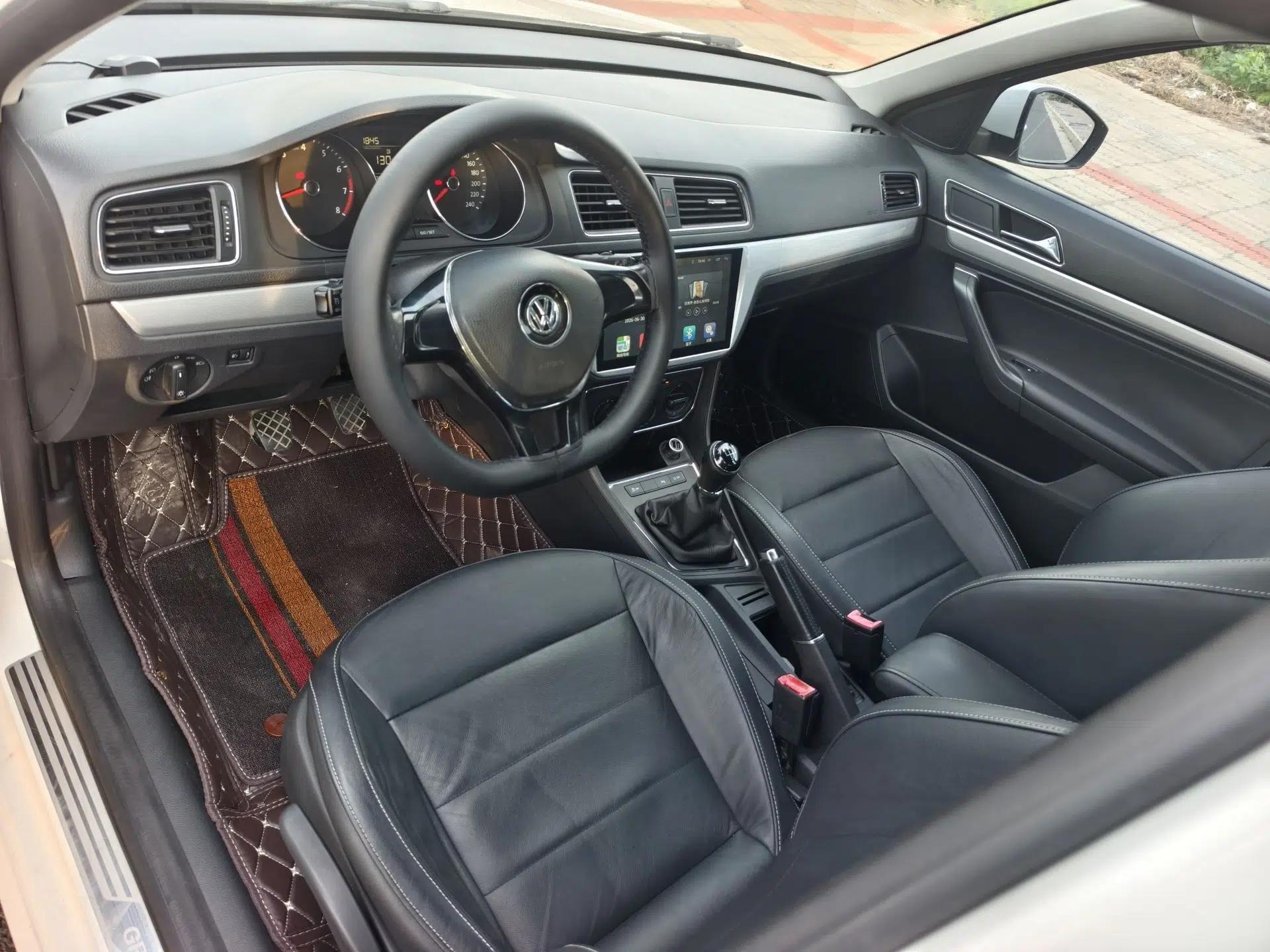 Volkswagen Gran Lavida 2015 1.6L Manual Comfort Edition — миниатюра 18