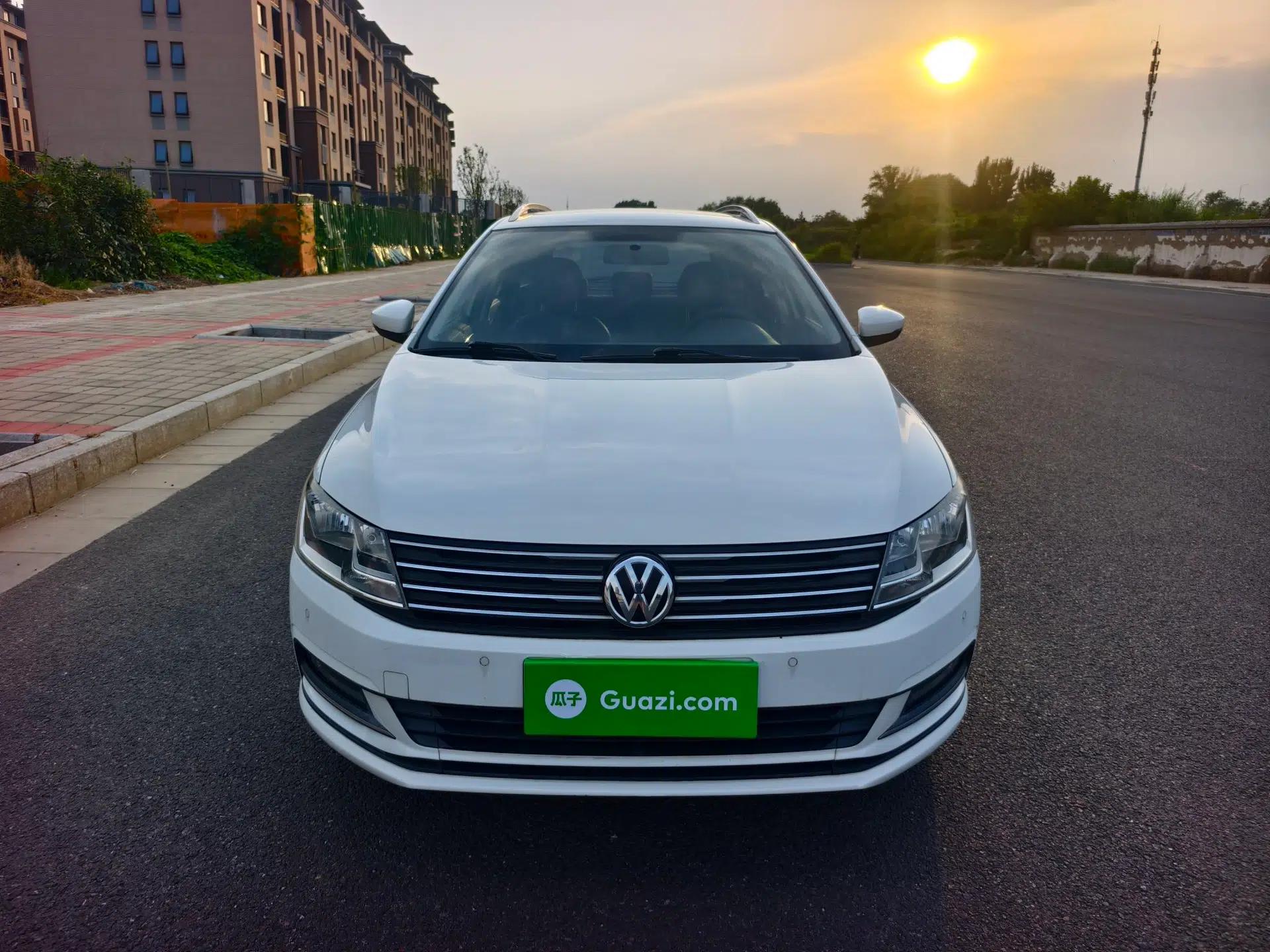 Volkswagen Gran Lavida 2015 1.6L Manual Comfort Edition — миниатюра 3