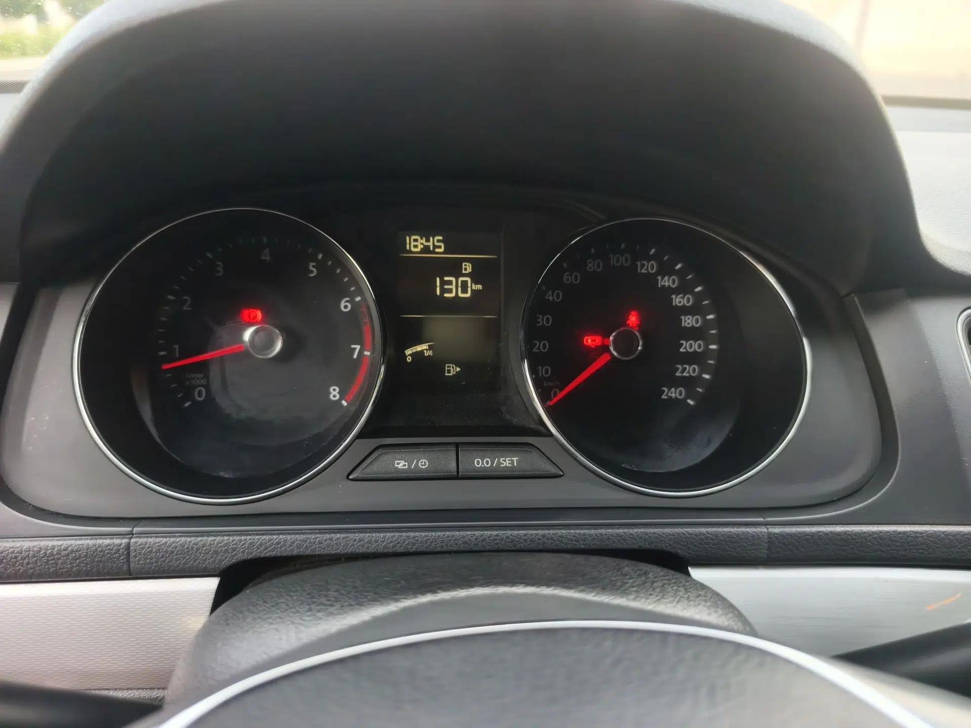 Volkswagen Gran Lavida 2015 1.6L Manual Comfort Edition — миниатюра 21