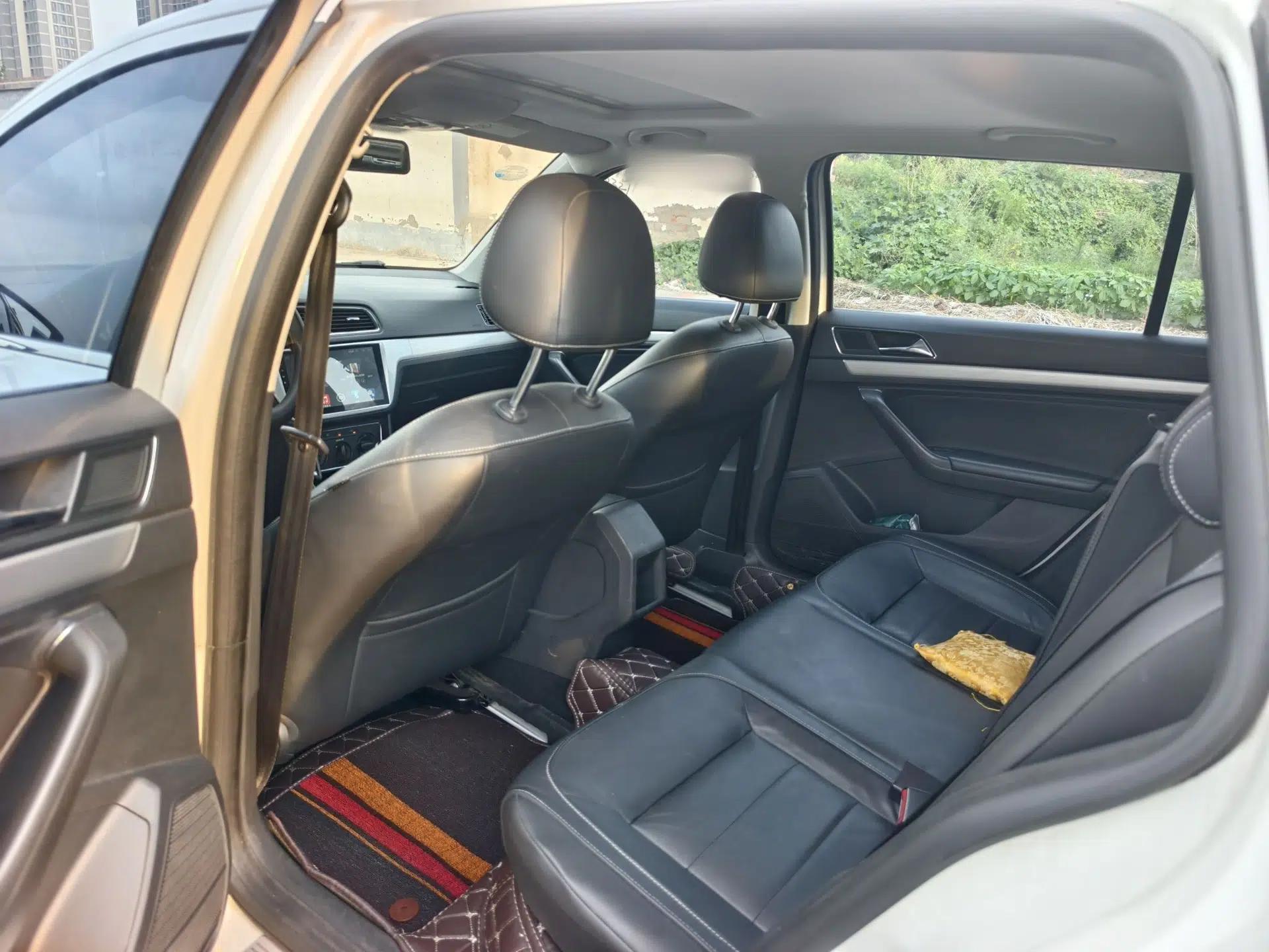 Volkswagen Gran Lavida 2015 1.6L Manual Comfort Edition — миниатюра 24