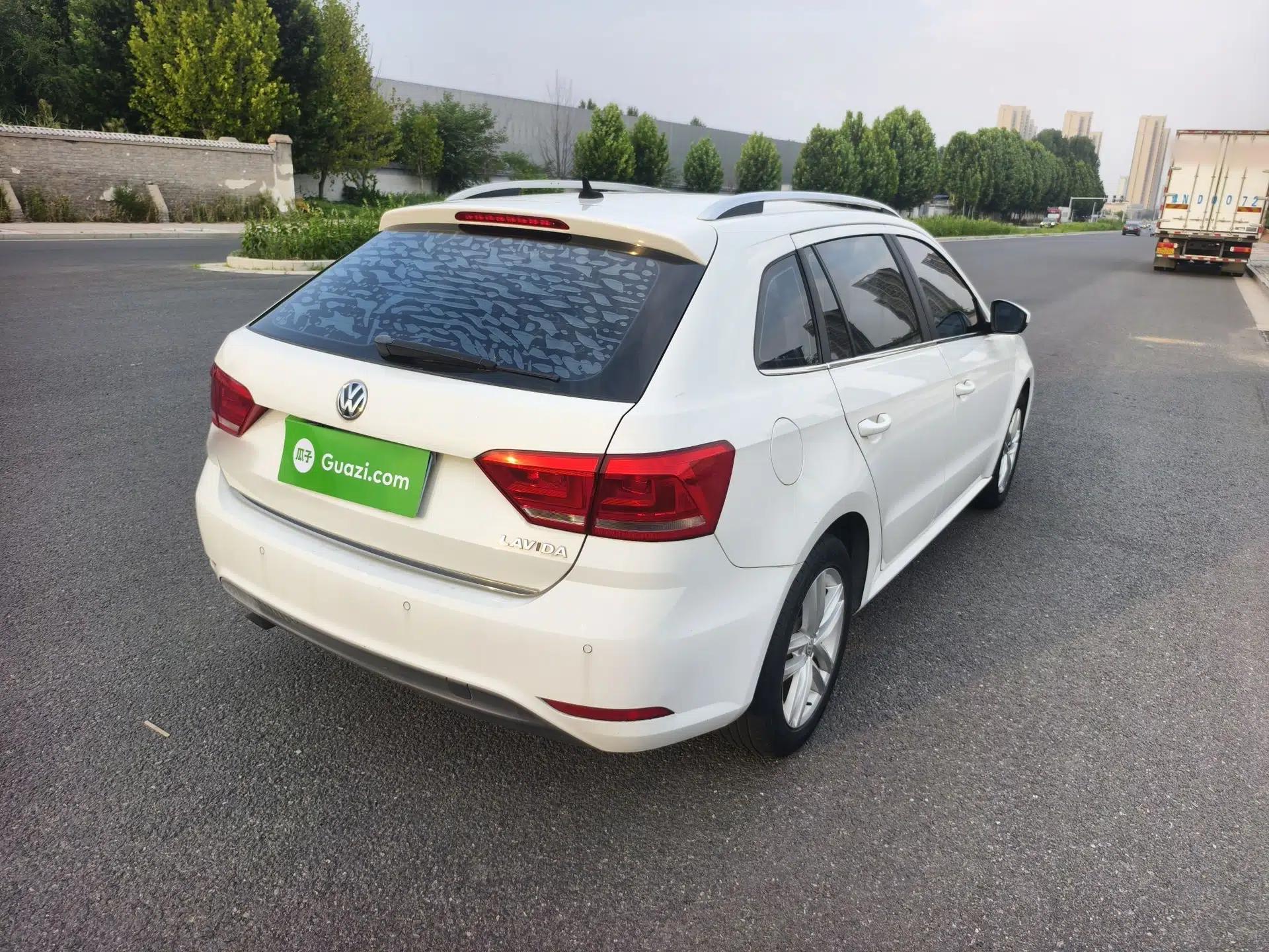 Volkswagen Gran Lavida 2015 1.6L Manual Comfort Edition — миниатюра 9