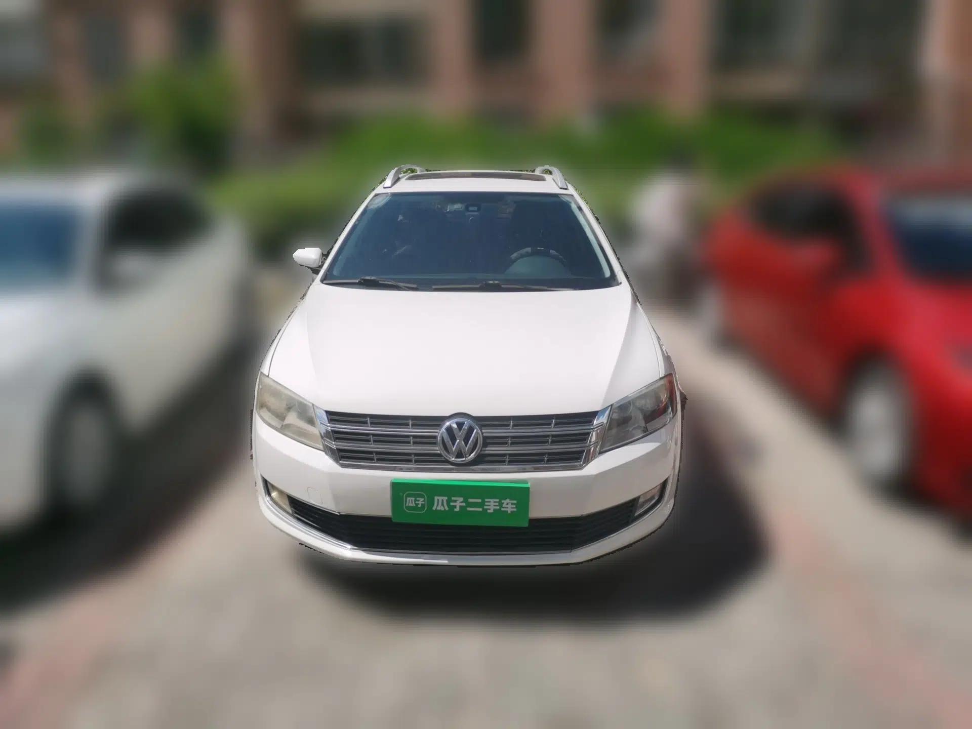 Volkswagen Gran Lavida 2014 1.6L Automatic Sport Edition — миниатюра 2