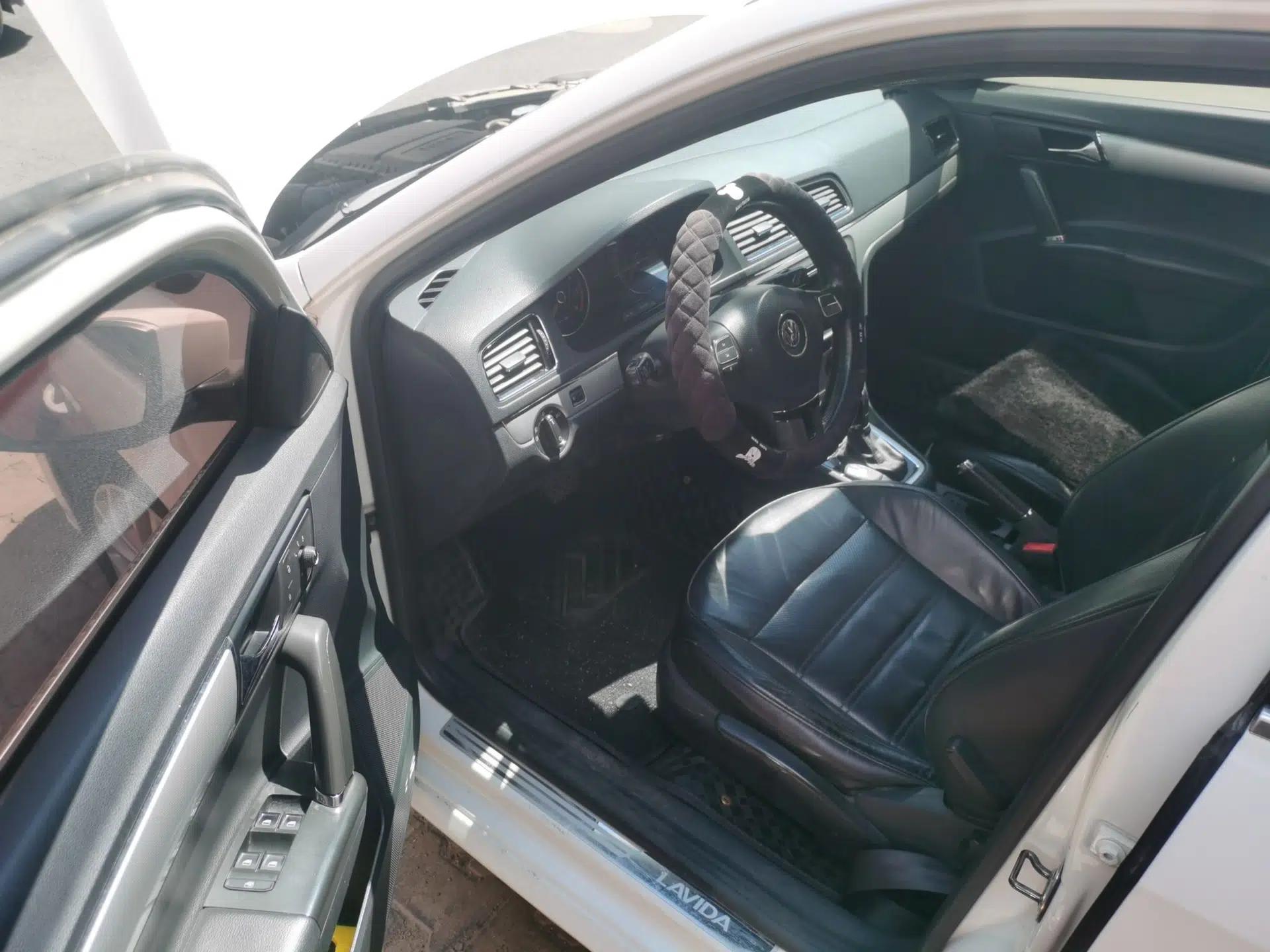 Volkswagen Gran Lavida 2014 1.6L Automatic Sport Edition — миниатюра 16