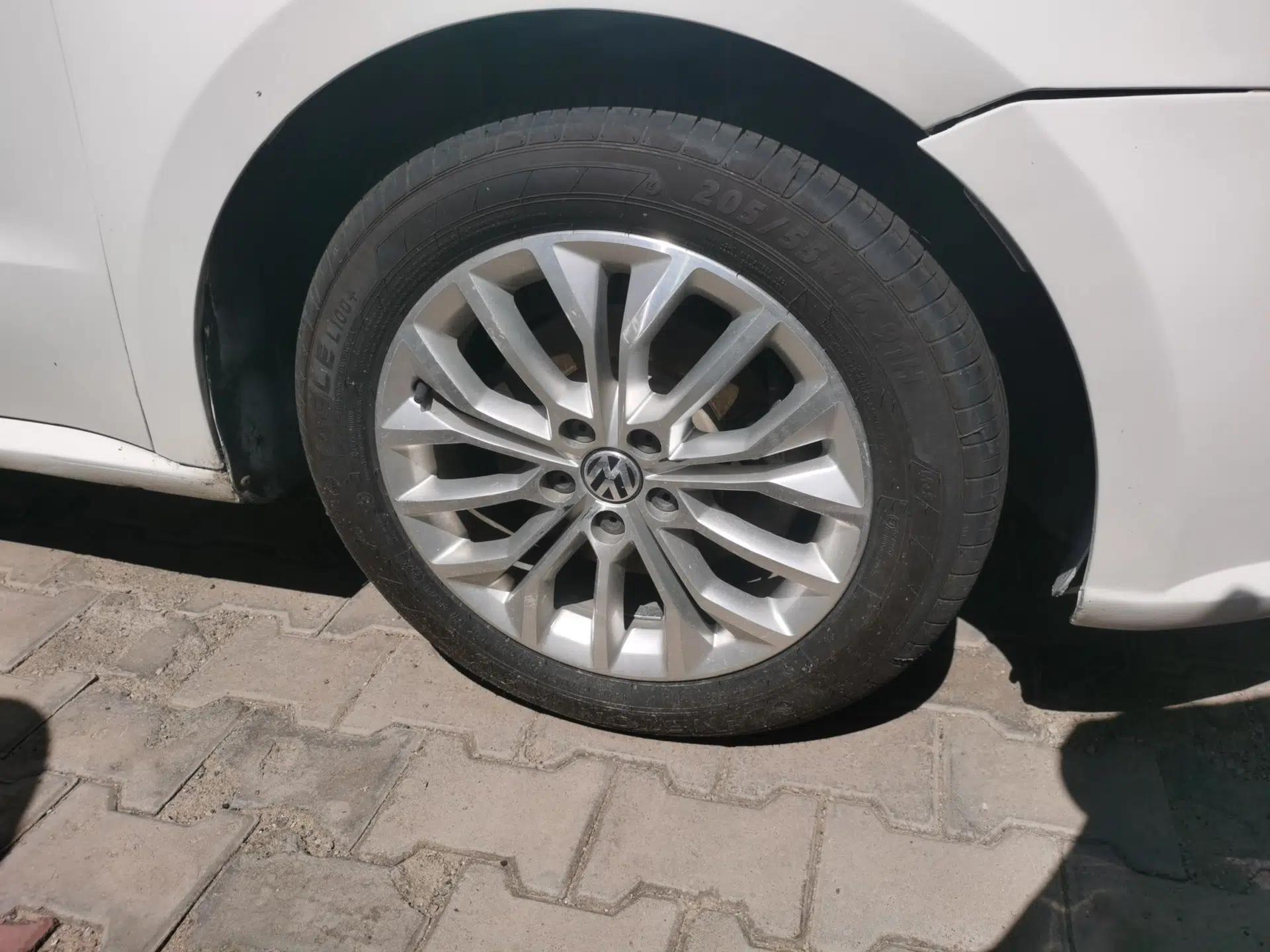 Volkswagen Gran Lavida 2014 1.6L Automatic Sport Edition — миниатюра 8