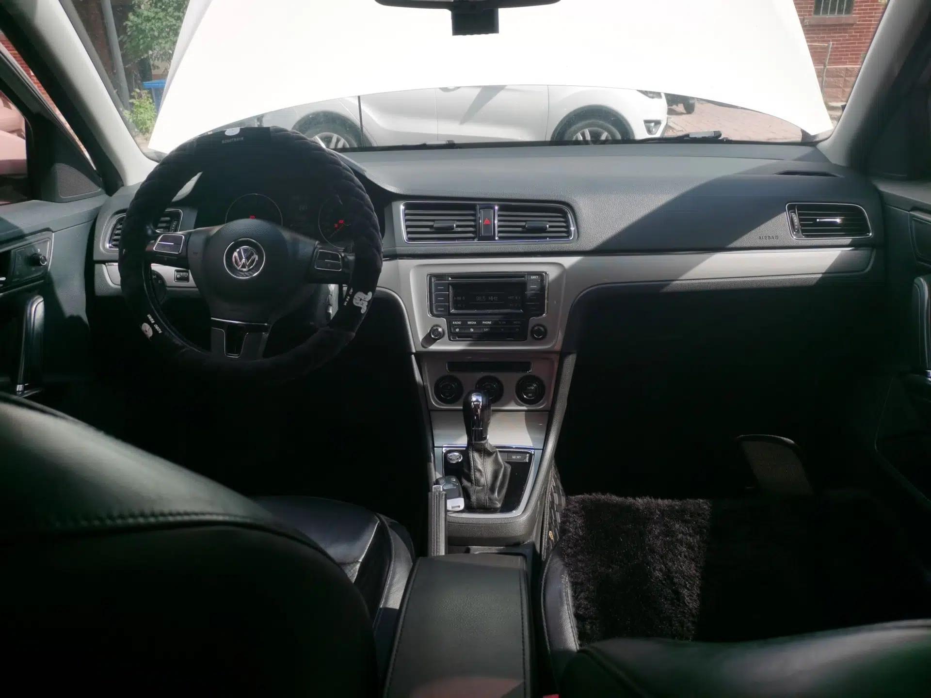 Volkswagen Gran Lavida 2014 1.6L Automatic Sport Edition — миниатюра 9