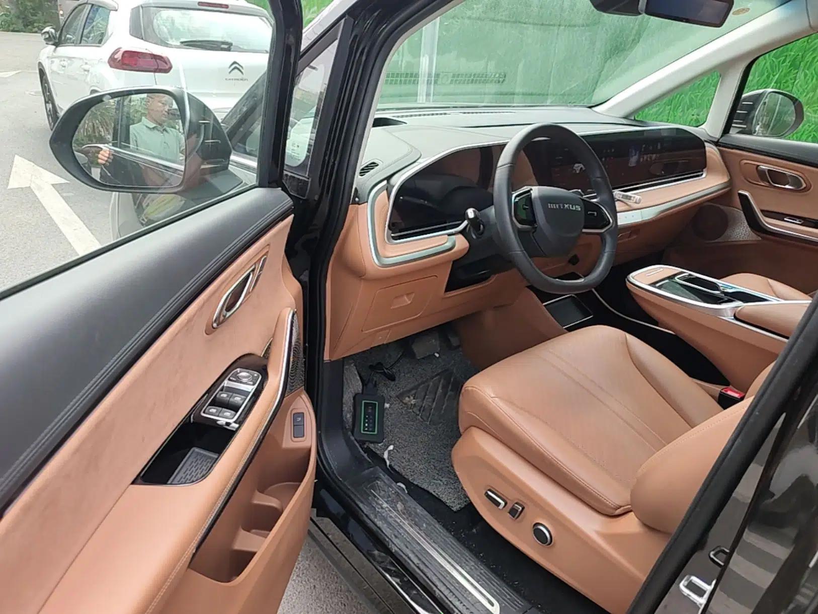 SAIC MAXUS Dajia 9 2024 Super Hybrid Ultra-Long Range Mountain Edition 7-Seater — миниатюра 23