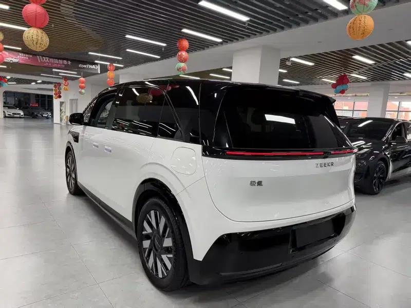ZEEKR MIX 2025 76kWh Smart Drive Edition — миниатюра 3