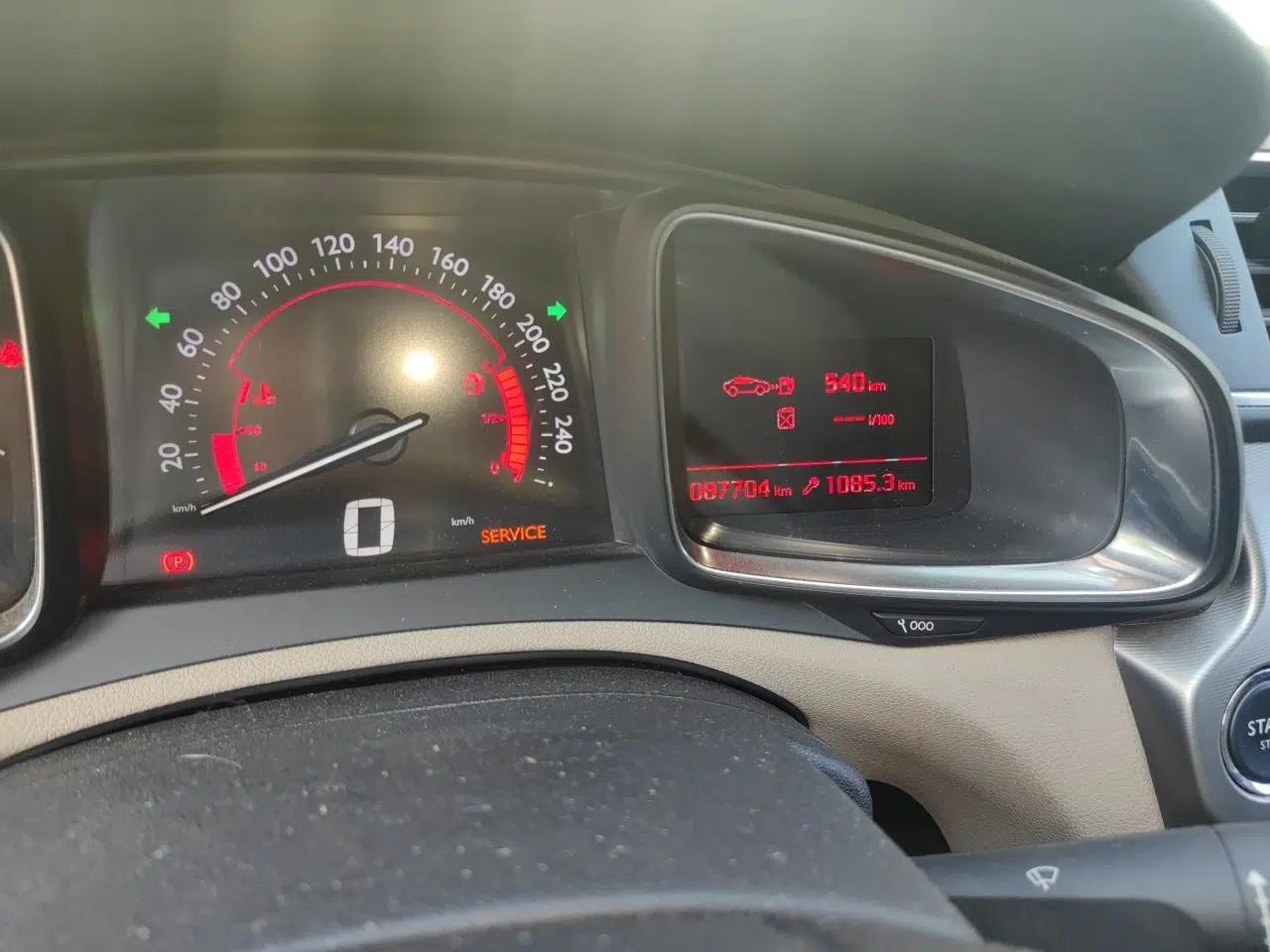 DS 5LS 2015 1.6T 60th Anniversary Limited Edition THP160 — миниатюра 12