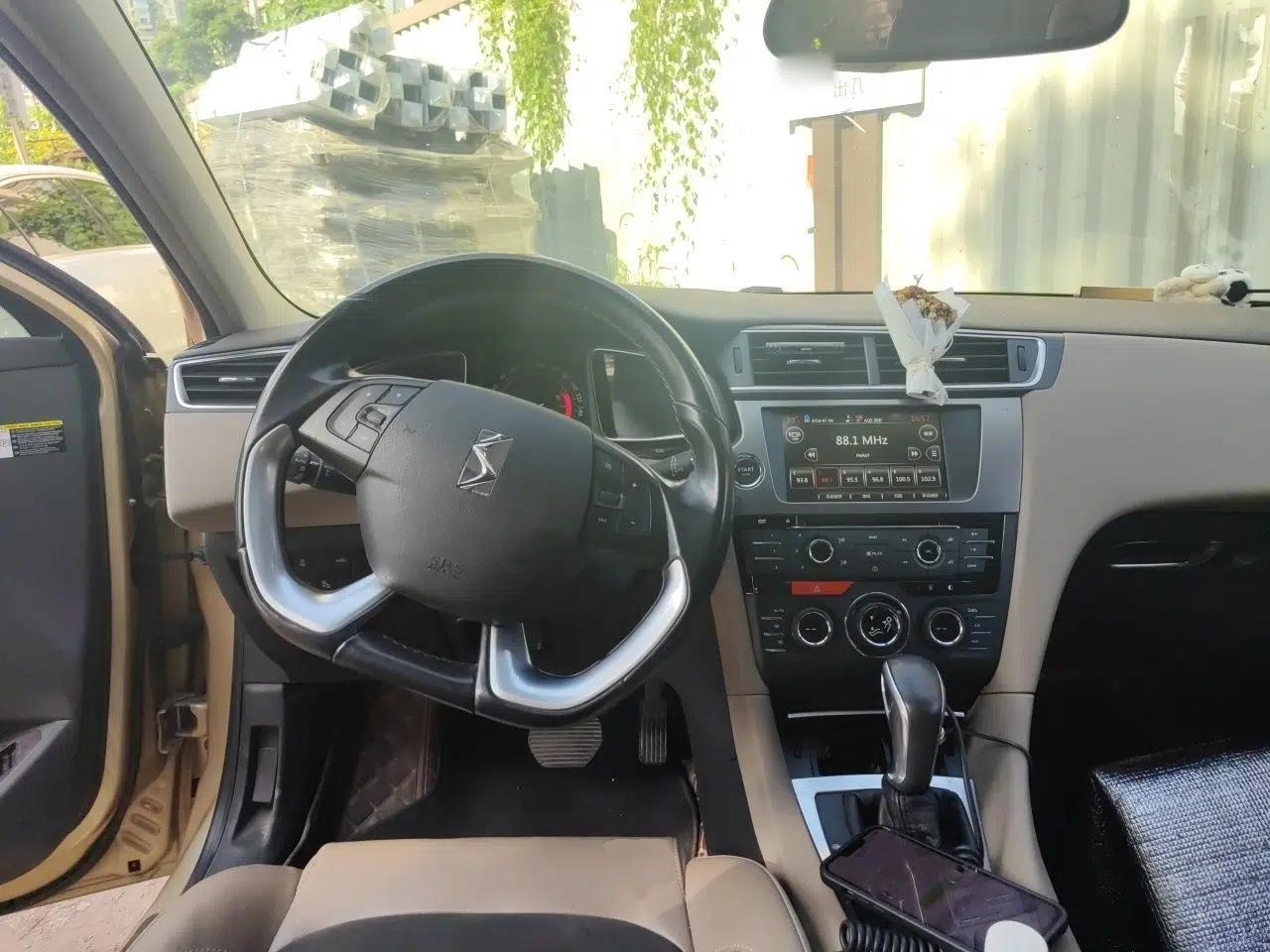 DS 5LS 2015 1.6T 60th Anniversary Limited Edition THP160 — миниатюра 10