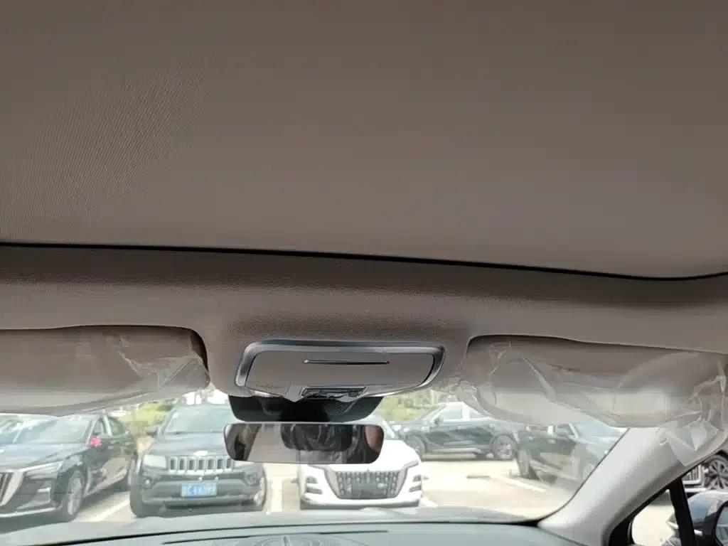 Hongqi HS3 PHEV 2025 Model 125km/h Jinwei 2 Millionth Unit Commemorative Edition — миниатюра 18