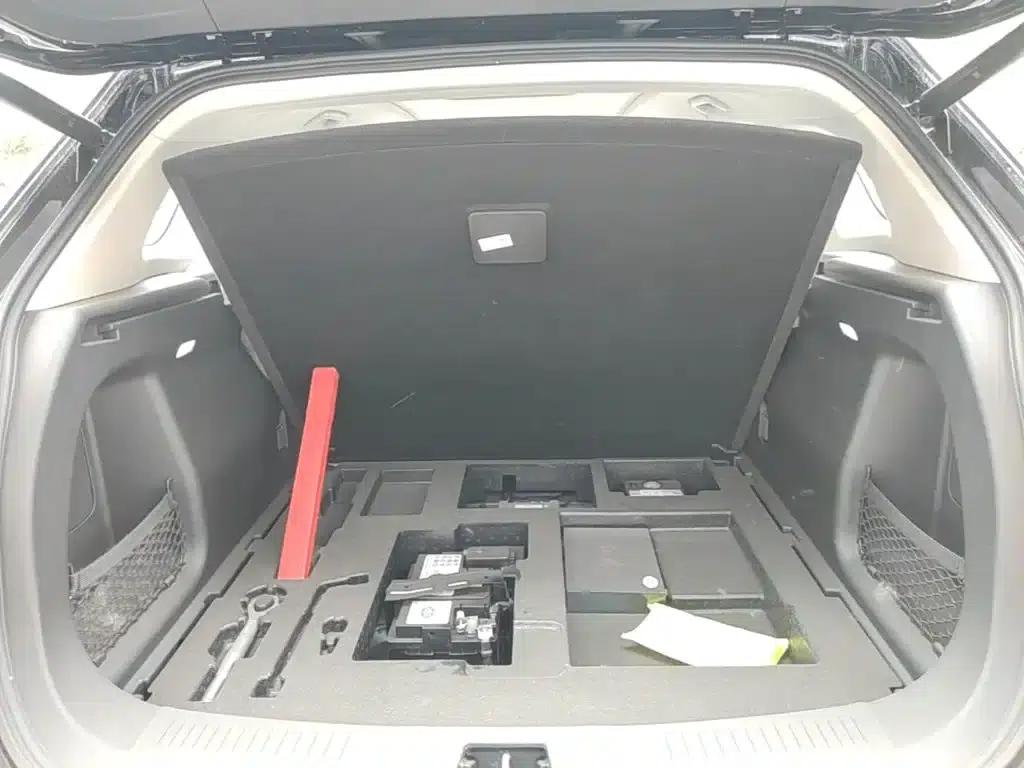 Hongqi HS3 PHEV 2025 Model 125km/h Jinwei 2 Millionth Unit Commemorative Edition — миниатюра 19