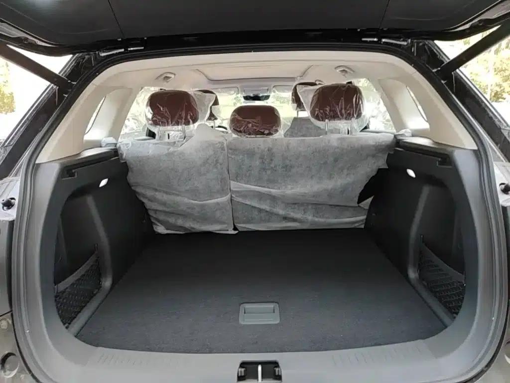 Hongqi HS3 PHEV 2025 Model 125km/h Jinwei 2 Millionth Unit Commemorative Edition — миниатюра 19