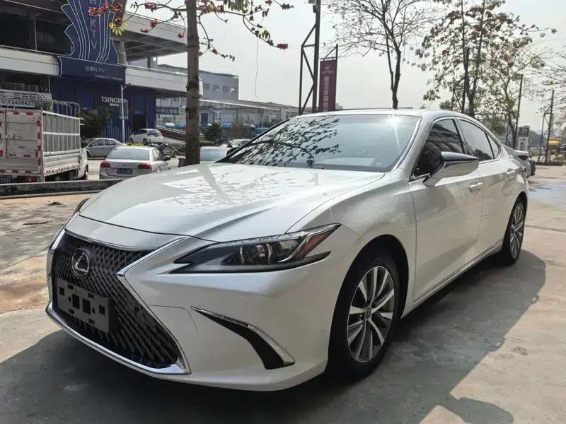 Lexus ES 2020 300h Premium Edition (China V Emission Standard) — миниатюра 1