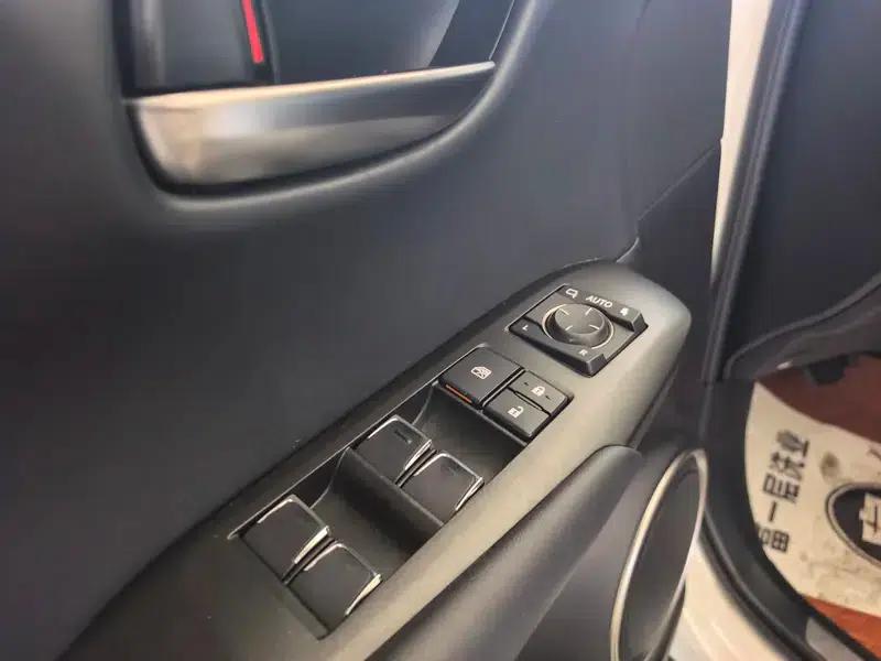 Lexus NX 2020 200 FWD Sport Edition (China VI Emission Standard) — миниатюра 17