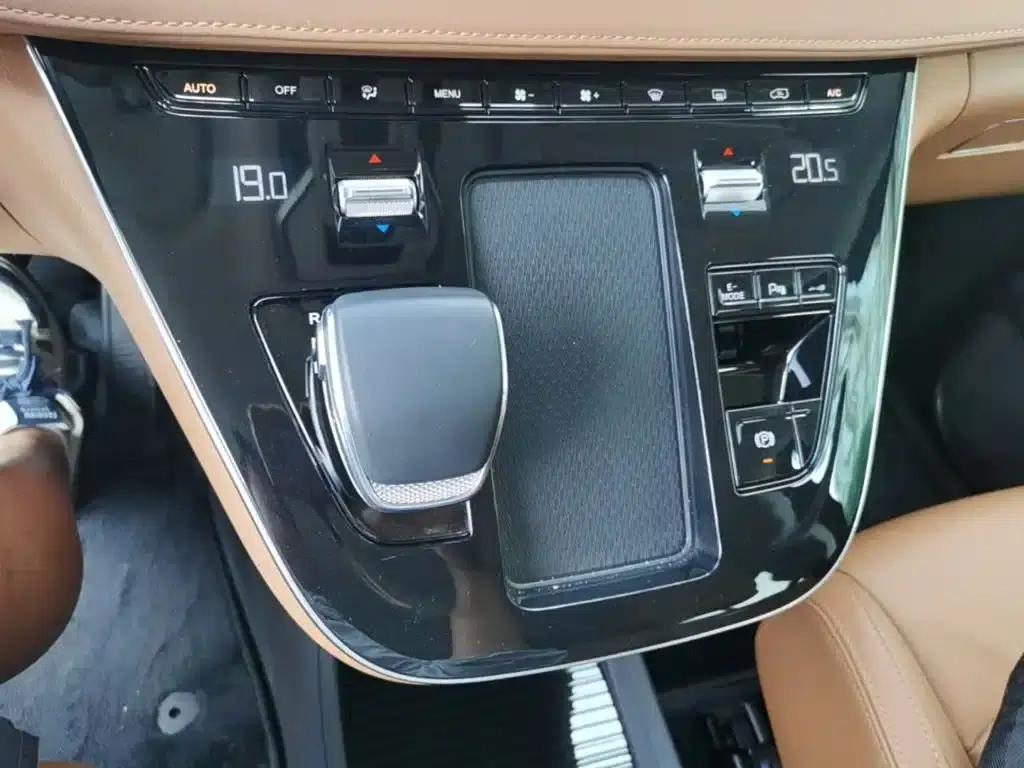Hongqi HQ9 PHEV 2024 2.0T AWD Business Edition — миниатюра 14
