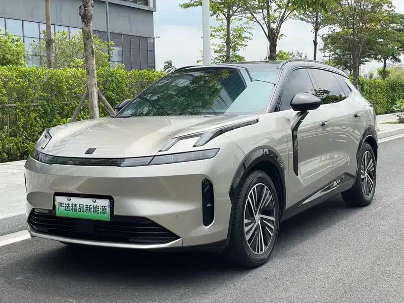 Lynk & Co 08 EM-P 2023 Model, 245km Super Long Range Halo — миниатюра 1