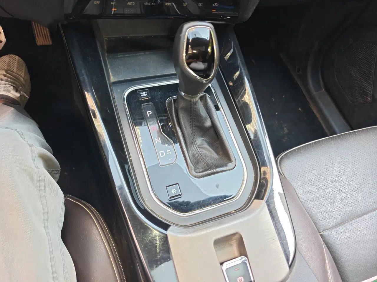 Dongfeng Fengon S560 2018 1.8L CVT Comfort Model 7 Seats — миниатюра 14