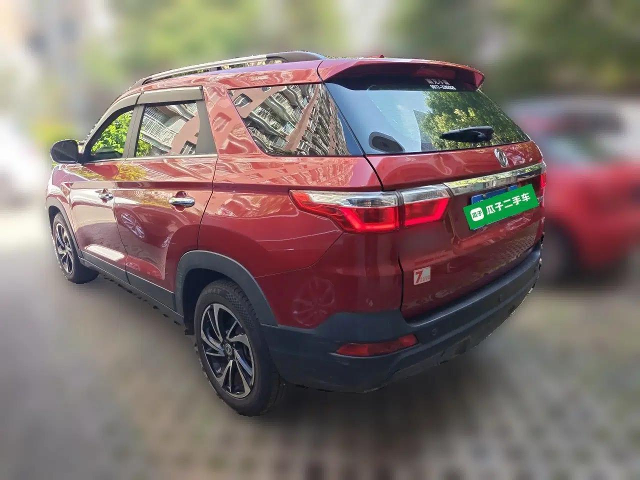 Dongfeng Fengon S560 2018 1.8L CVT Comfort Model 7 Seats — миниатюра 4