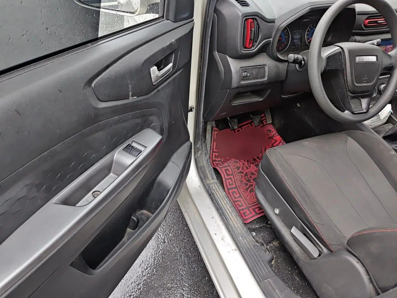 Dongfeng Fengon 380 2022 1.5L Comfort-Class Passenger Vehicle (Steel Spring) with 5 Seats — миниатюра 16