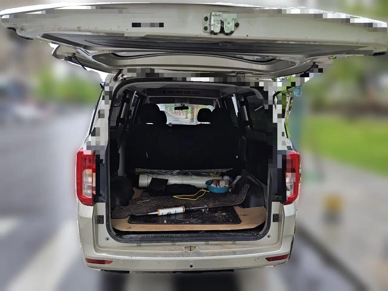 Dongfeng Fengon 380 2022 1.5L Comfort-Class Passenger Vehicle (Steel Spring) with 5 Seats — миниатюра 19