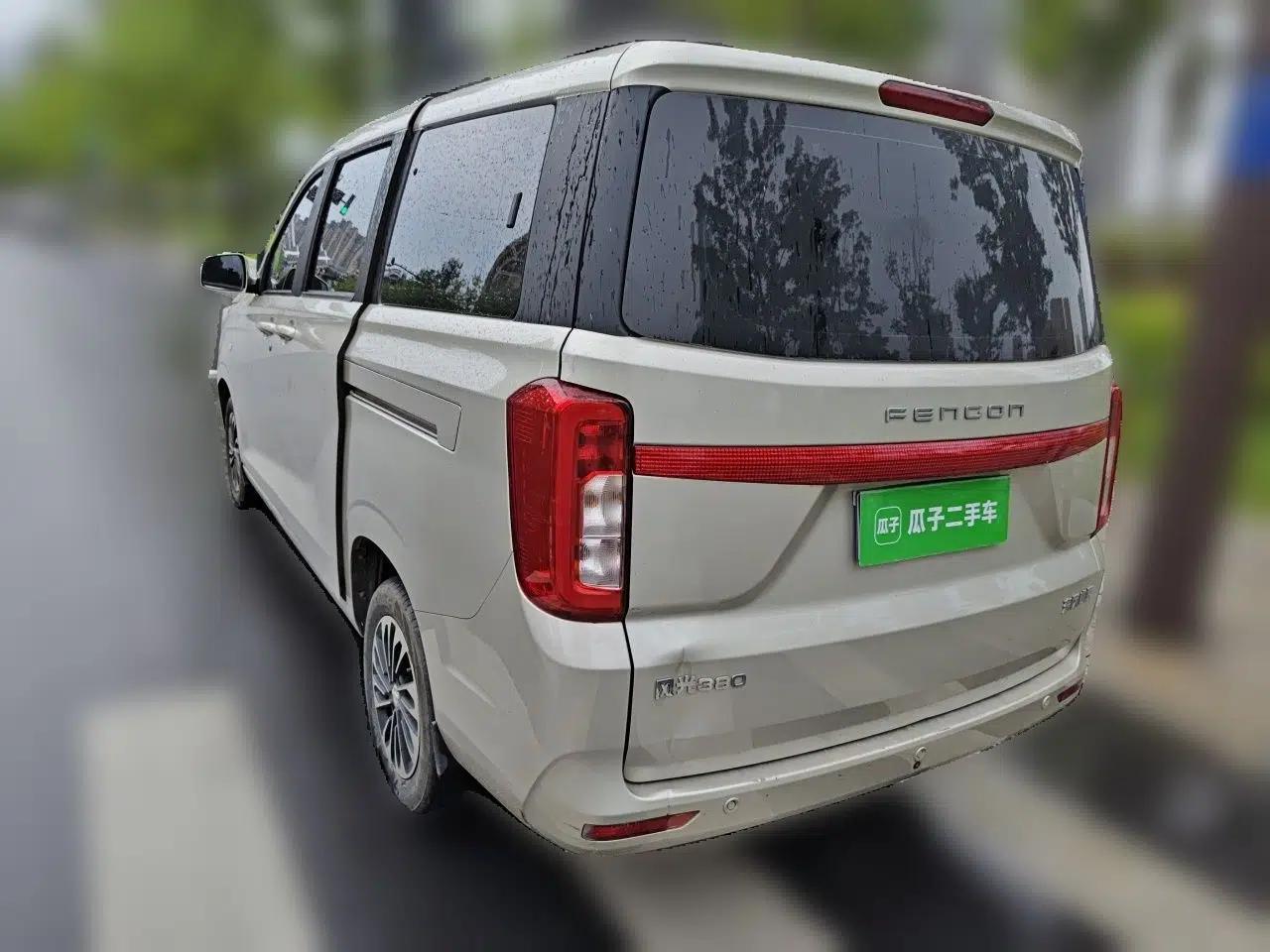 Dongfeng Fengon 380 2022 1.5L Comfort-Class Passenger Vehicle (Steel Spring) with 5 Seats — миниатюра 4