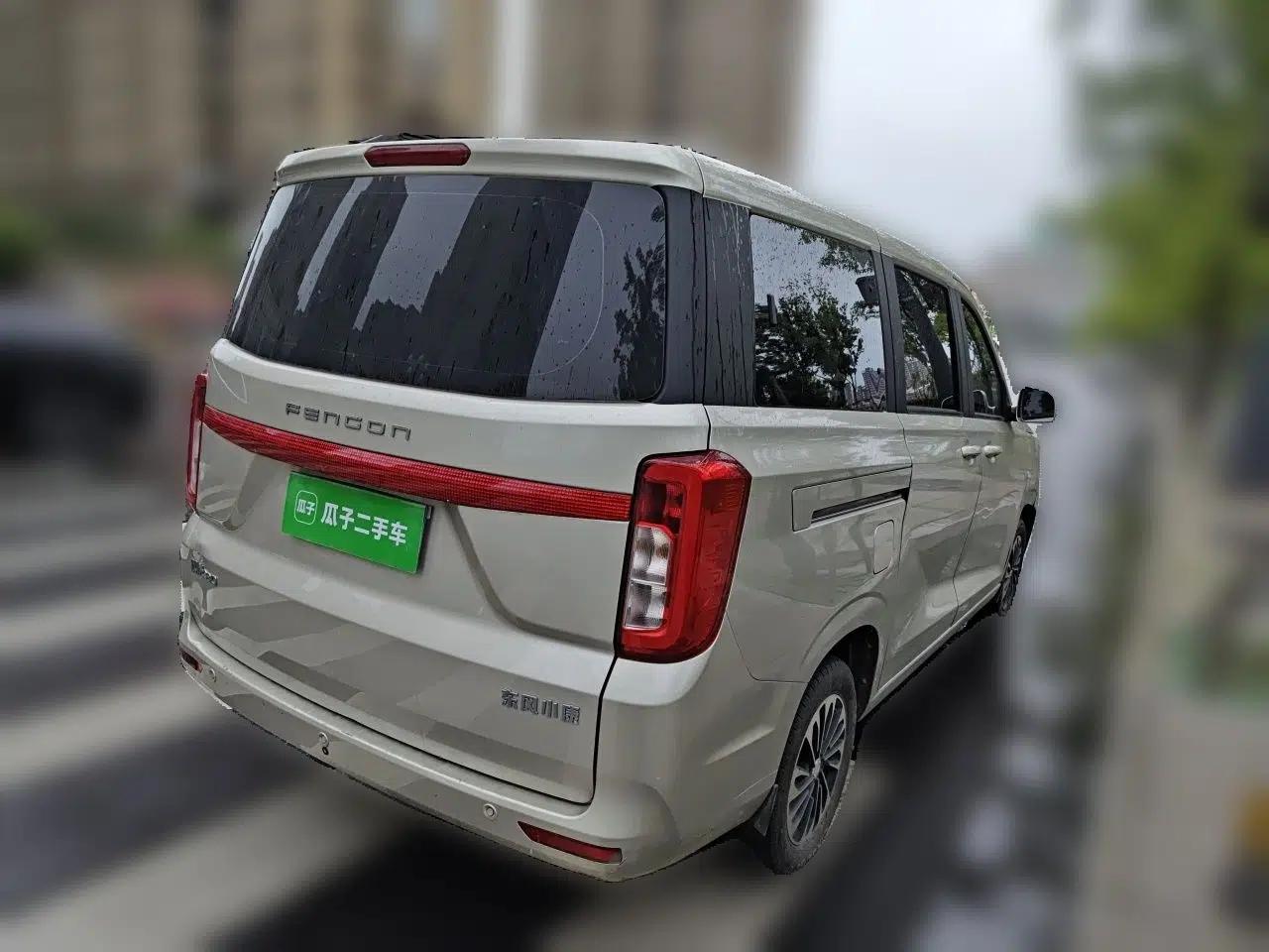 Dongfeng Fengon 380 2022 1.5L Comfort-Class Passenger Vehicle (Steel Spring) with 5 Seats — миниатюра 6