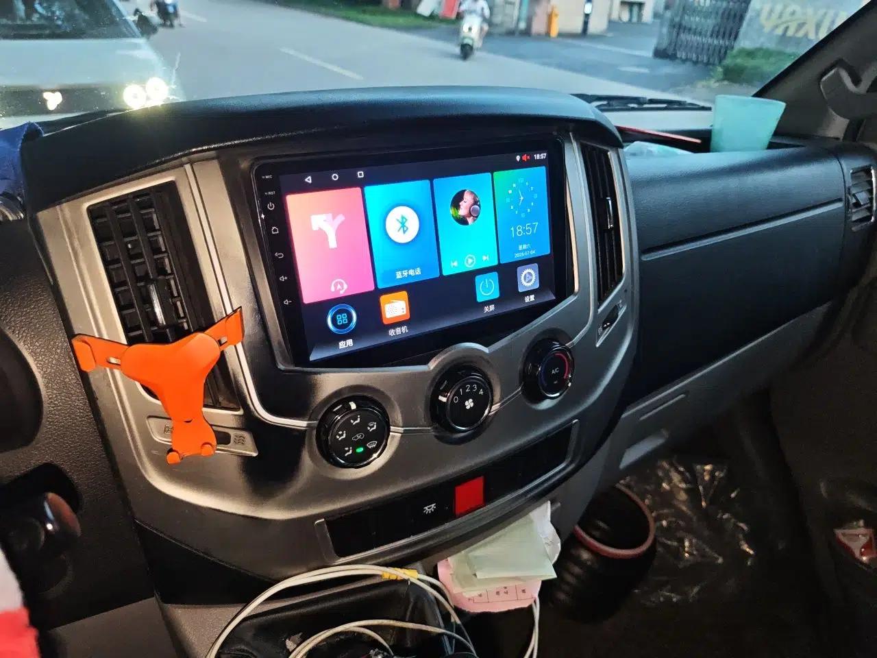 Dongfeng Yufeng 2021 2.5T V9 Value-Added Logistics Vehicle Short Wheelbase Mid-Roof Design 5-9 Seater China V Emission Standard ZD25 — миниатюра 13