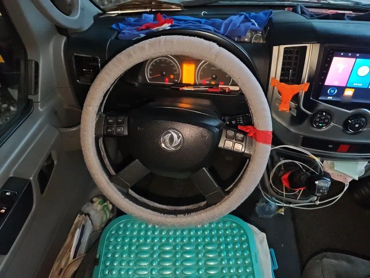 Dongfeng Yufeng 2021 2.5T V9 Value-Added Logistics Vehicle Short Wheelbase Mid-Roof Design 5-9 Seater China V Emission Standard ZD25 — миниатюра 10