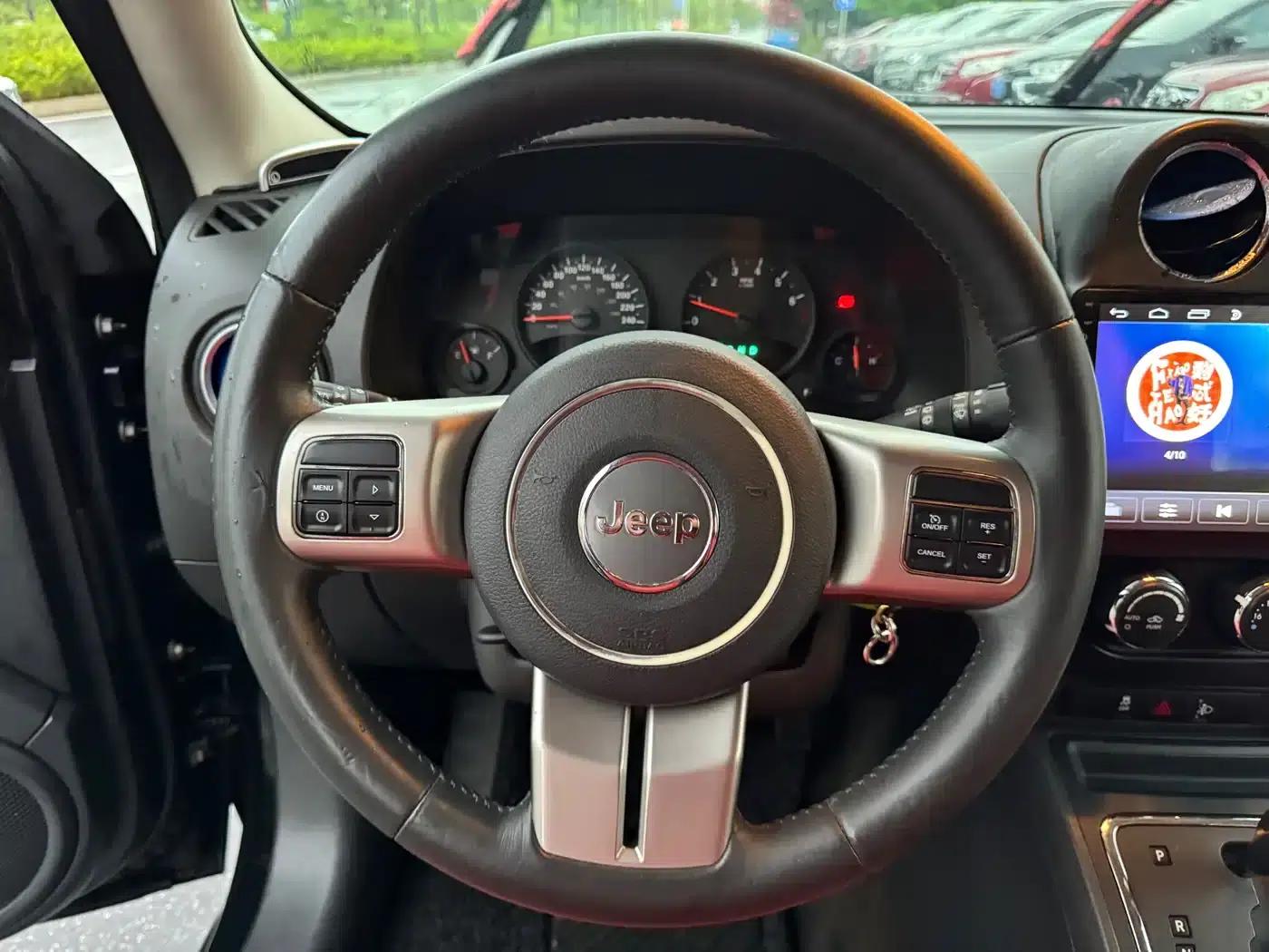 2013 Jeep Compass 2.4 Sport — миниатюра 11