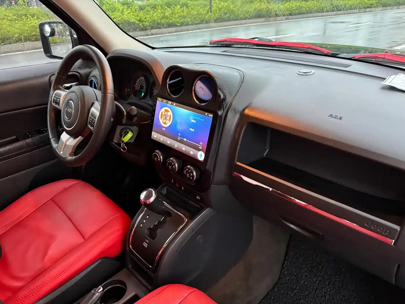 2013 Jeep Compass 2.4 Sport — миниатюра 12