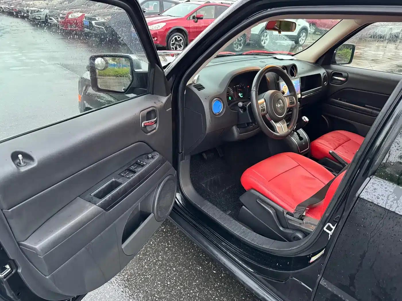 2013 Jeep Compass 2.4 Sport — миниатюра 10