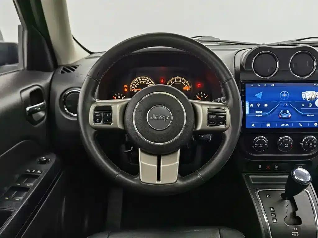 2014 Jeep Compass 2.4L Sport Edition — миниатюра 11