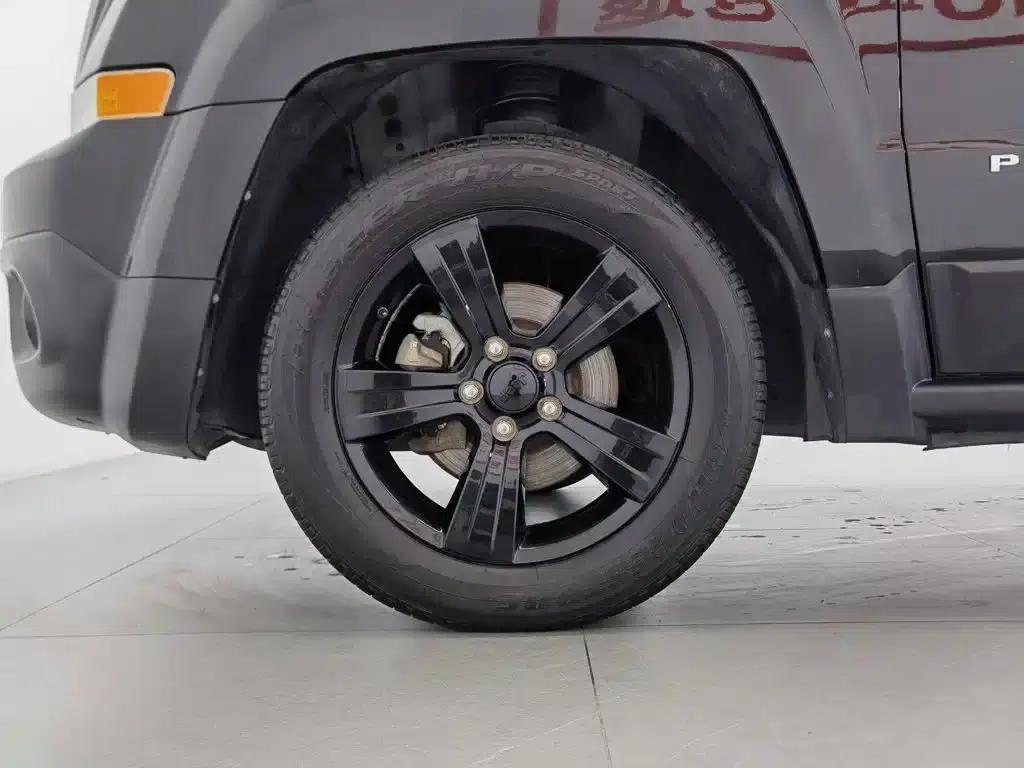 2014 Jeep Compass 2.4L Sport Edition — миниатюра 17