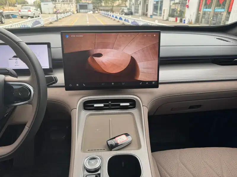 Chery Tiggo 8 PLUS C-DM 2025 1.5T Premium Edition — миниатюра 15