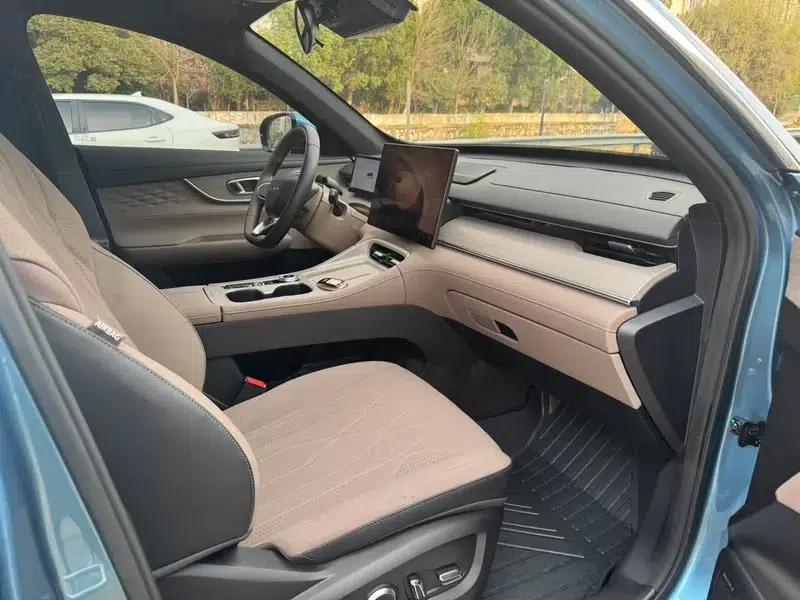 Chery Tiggo 8 PLUS C-DM 2025 1.5T Premium Edition — миниатюра 17