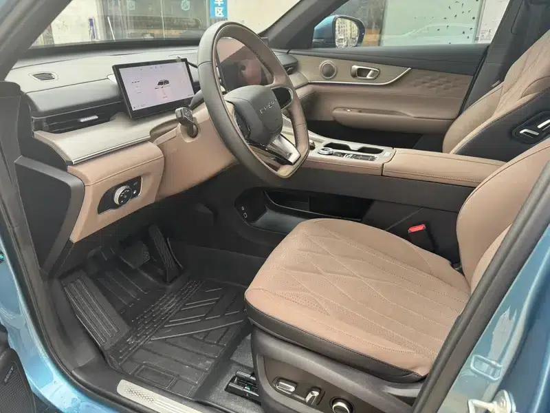 Chery Tiggo 8 PLUS C-DM 2025 1.5T Premium Edition — миниатюра 18