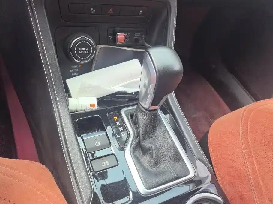 Grand Commander PHEV 2020 2.0T Plug-in Hybrid Leading Edition — миниатюра 16