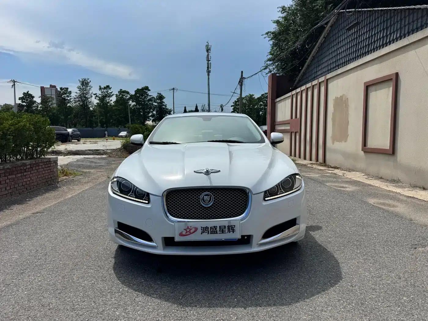 2013 Jaguar XF 2.0T Luxury Edition — миниатюра 2