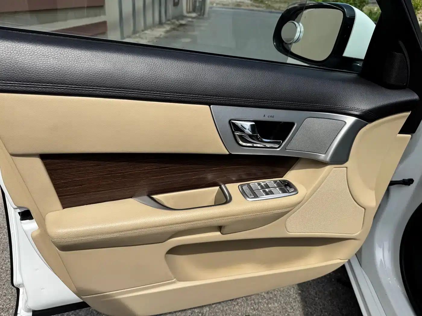 2013 Jaguar XF 2.0T Luxury Edition — миниатюра 13