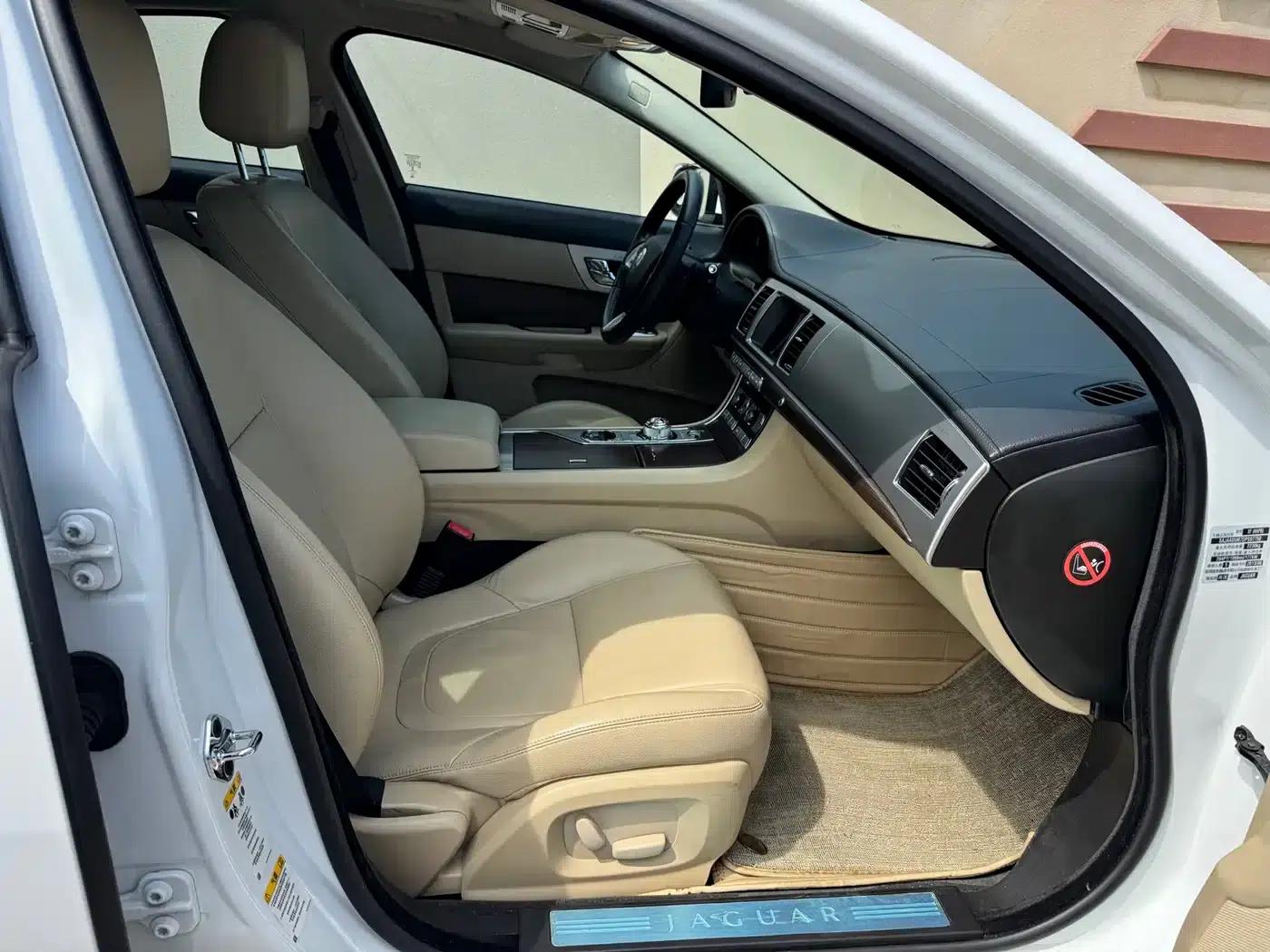 2013 Jaguar XF 2.0T Luxury Edition — миниатюра 18