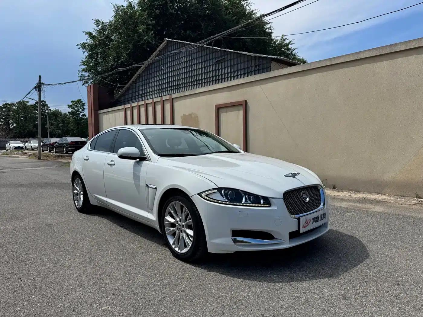 2013 Jaguar XF 2.0T Luxury Edition — миниатюра 3