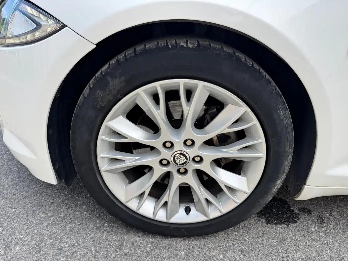 2013 Jaguar XF 2.0T Luxury Edition — миниатюра 27