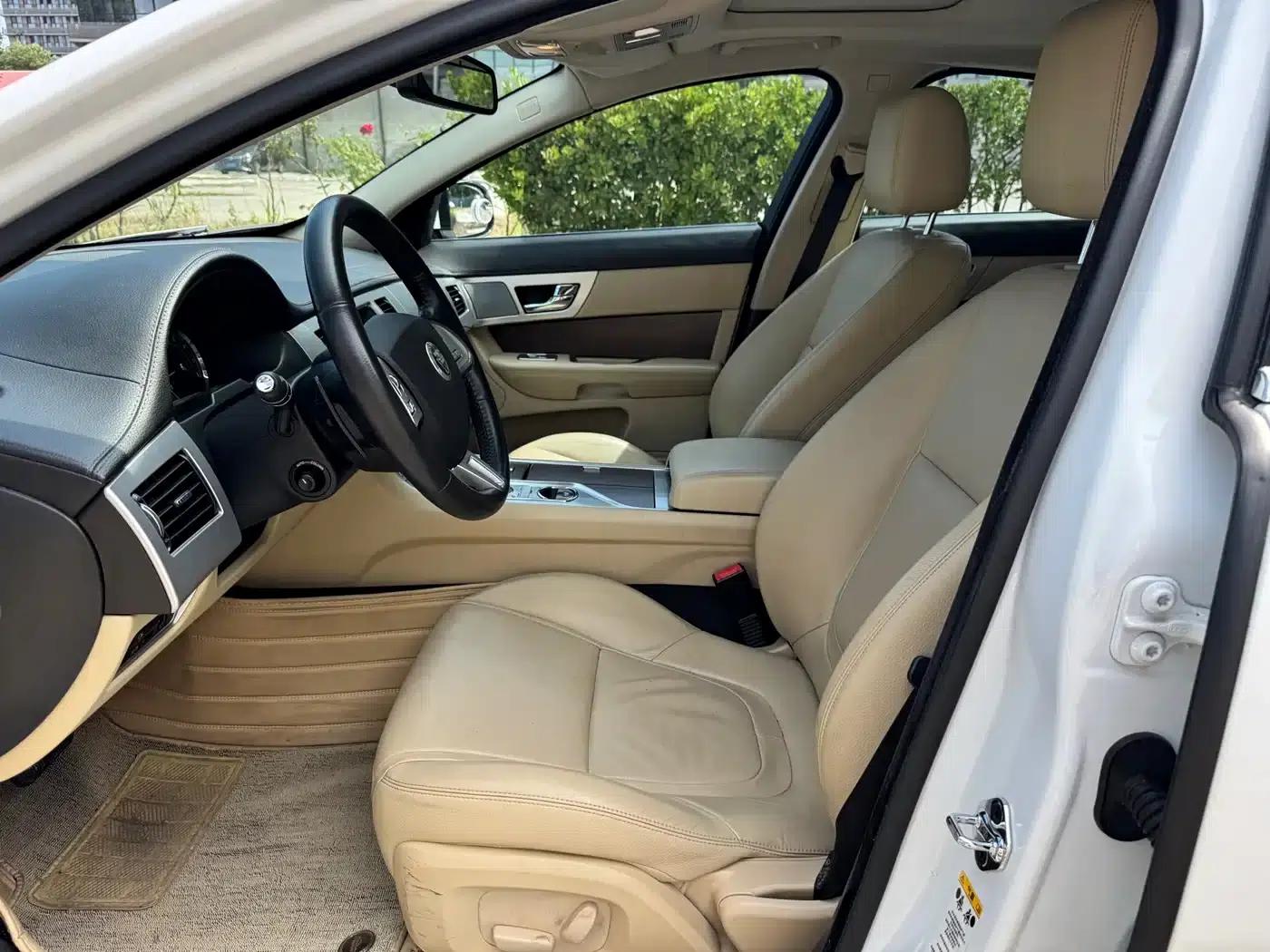 2013 Jaguar XF 2.0T Luxury Edition — миниатюра 7