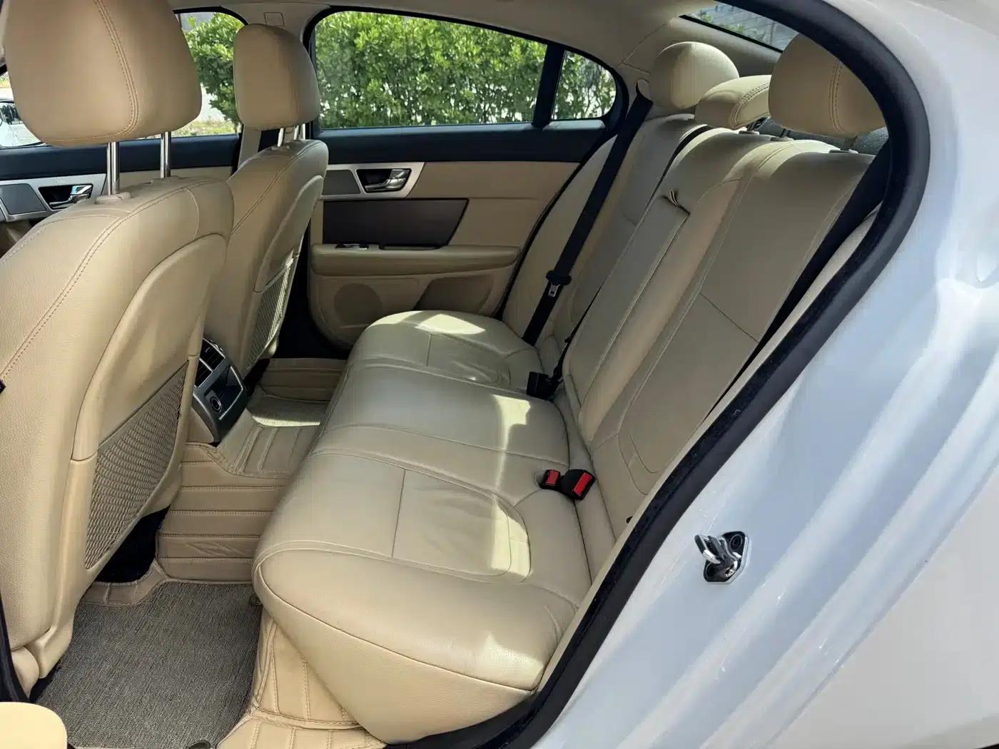 2013 Jaguar XF 2.0T Luxury Edition — миниатюра 8