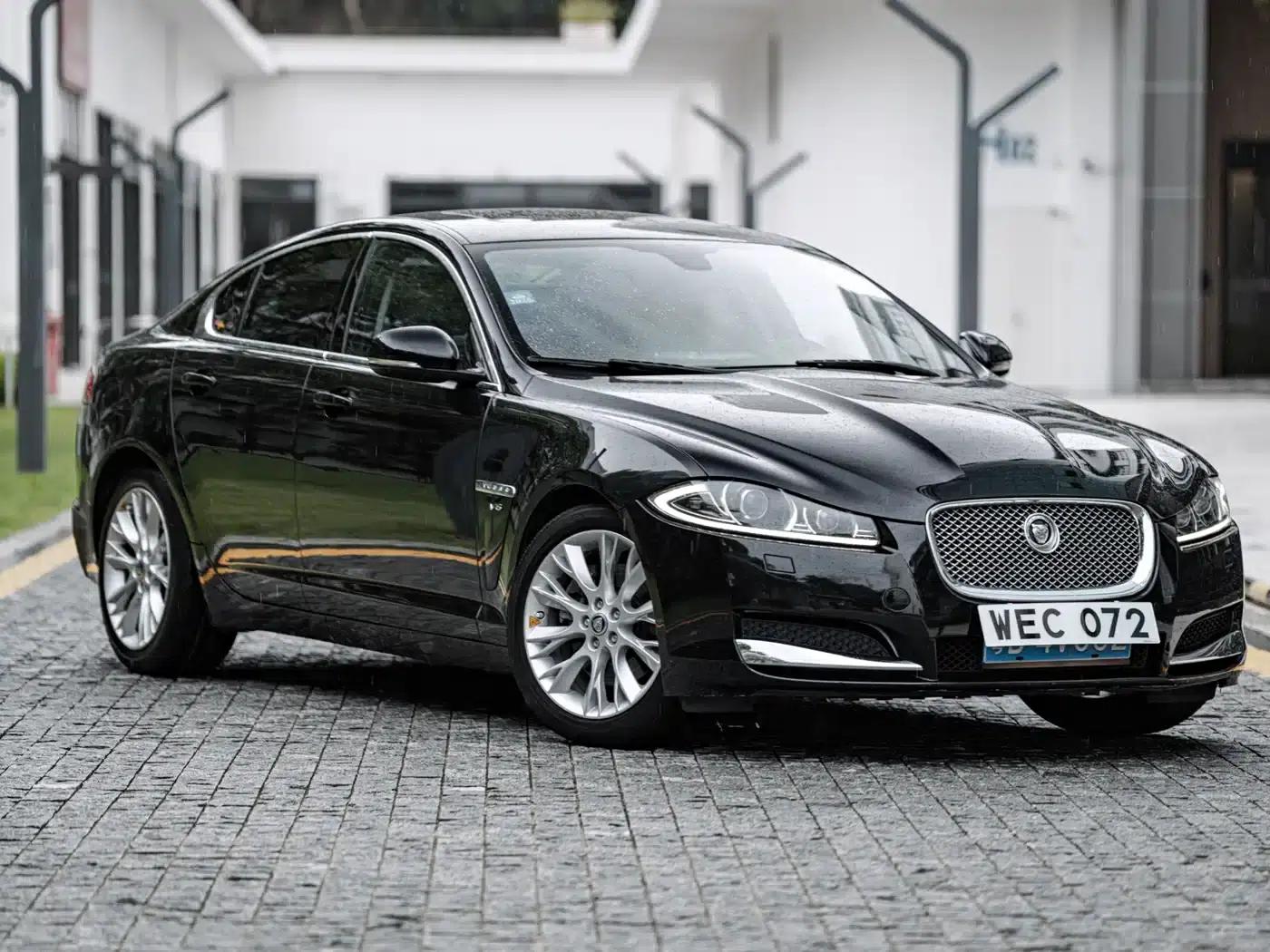 2012 Jaguar XF 3.0L V6 Elegance Edition — миниатюра 2
