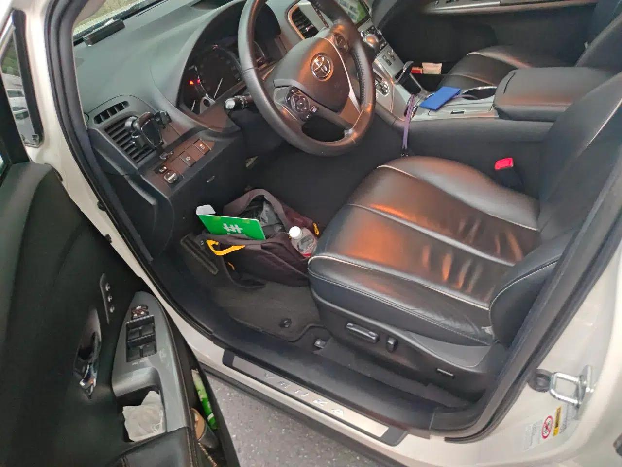 Toyota Venza 2013 2.7L 4x4 Luxury Edition — миниатюра 16